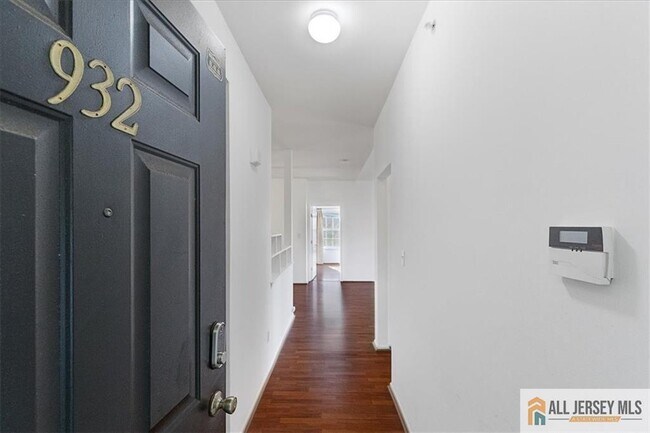 Building Photo - 932 Del Negro Ct