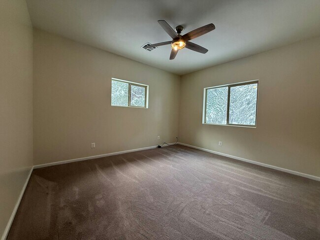 Building Photo - 921 Rainbow Mine Rd