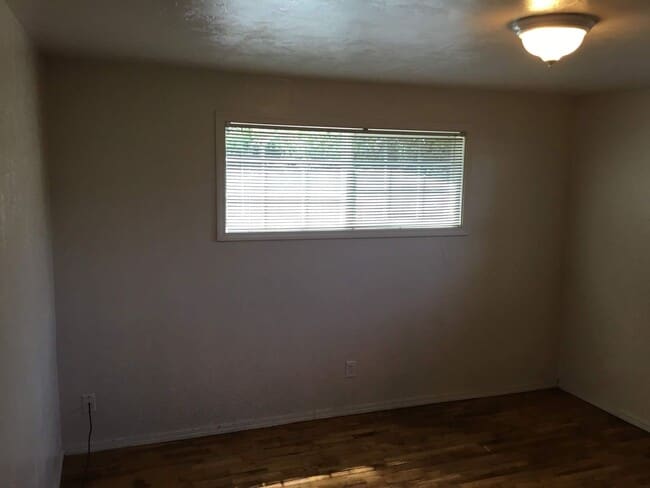 Building Photo - 2 Bedroom Duplex in Santa Clara Area