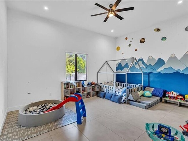 Building Photo - 6122 SW 173rd Way