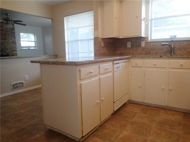 Building Photo - 7549 Brentcove Cir