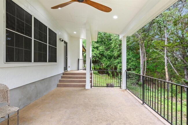 Building Photo - 1301 S Quinlan Park Rd