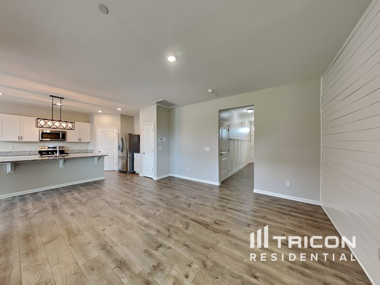 Building Photo - 9173 War Eagles Way