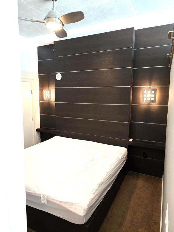 Building Photo - 851 W Front St