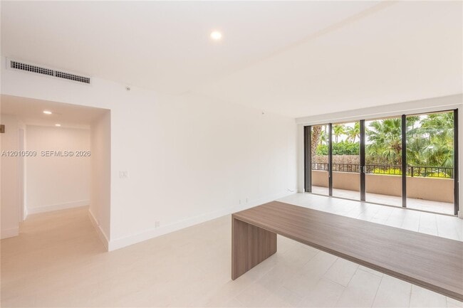 Building Photo - 151 Crandon Blvd