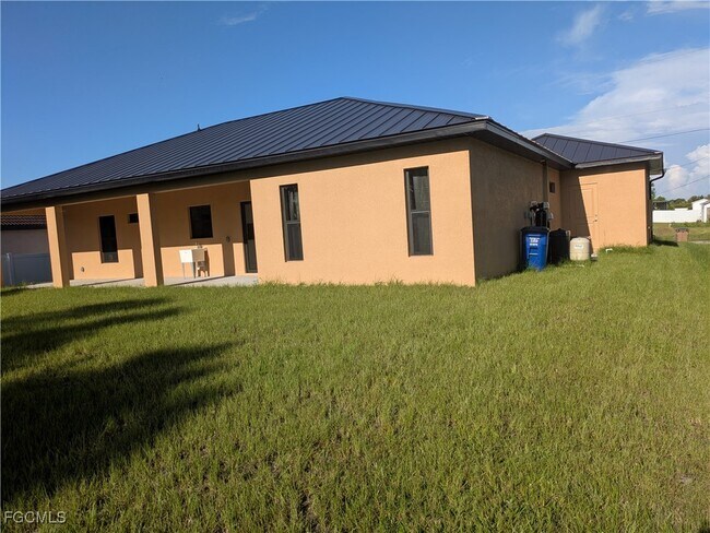 Building Photo - 1034 Chauncey Ave