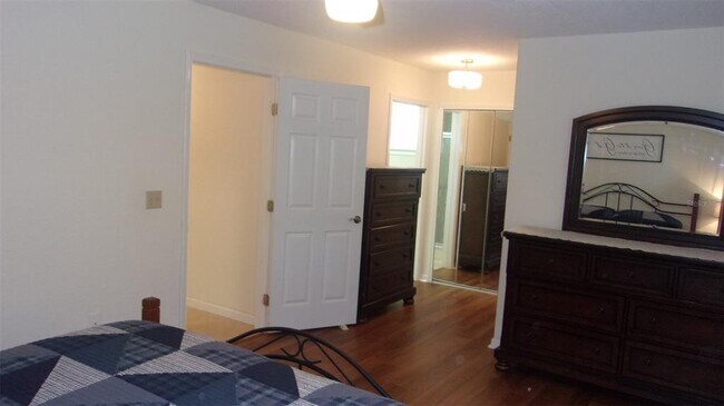 Building Photo - 10821 SW 83rd Ct