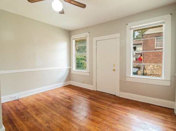 Building Photo - 1521 Graymont Ave W