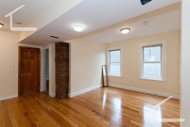 Building Photo - Great 4 Bed in Brighton