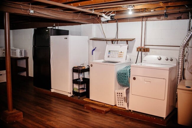 Building Photo - 130 N Grant St