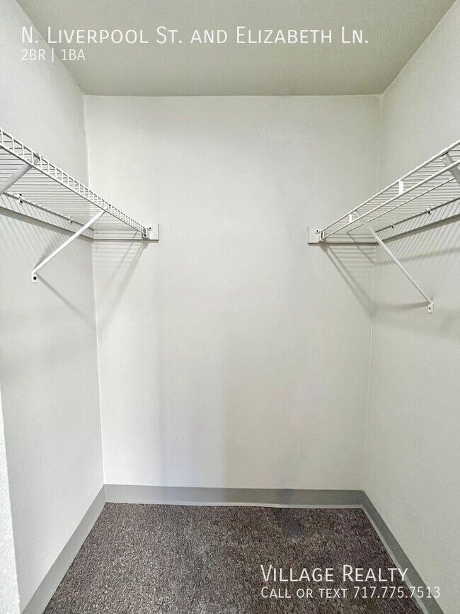 Building Photo - 75 N Liverpool St