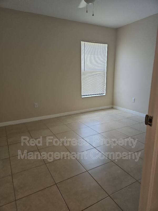 Building Photo - 717 Nicholas Pkwy W
