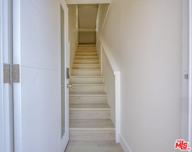 Building Photo - 4616 Rosewood Ave