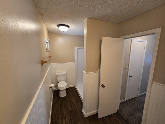 Building Photo - 403 E Lawnwood Ave
