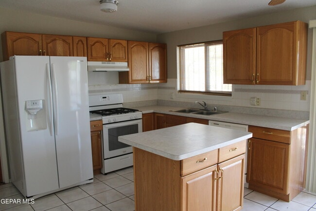 Building Photo - 5613 Wadsworth Ave