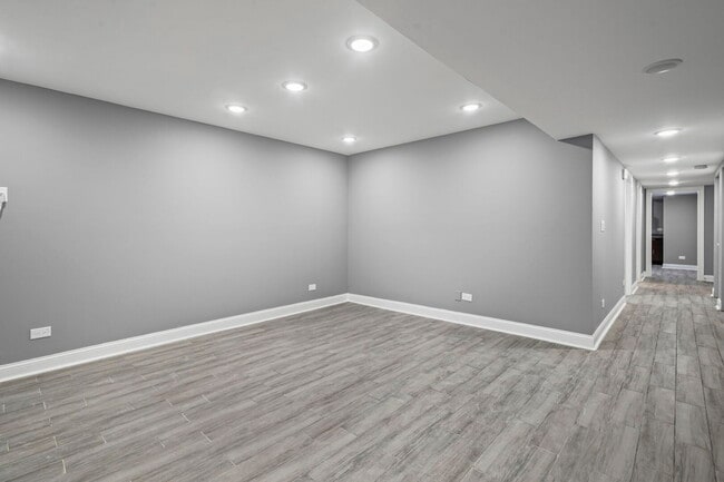 Building Photo - 1841 S Kedzie Ave