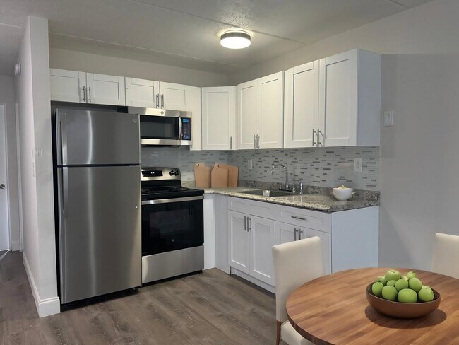 Building Photo - 2708 Vandiver Dr