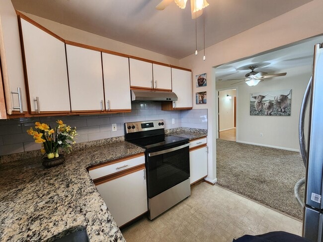 Building Photo - 42722 Lilley Pointe Dr