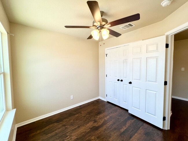 Building Photo - MOVE IN SPECIAL - One Month Free Rent