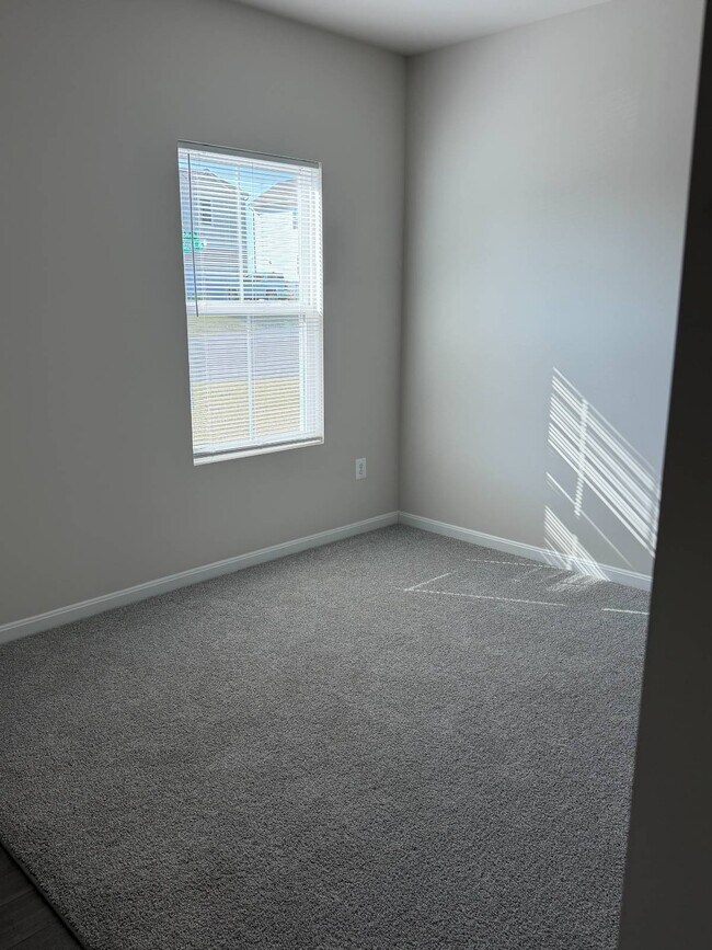 Building Photo - 154 Scoter Rd