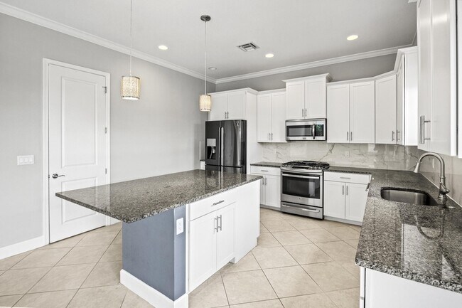 Building Photo - 16007 Whippoorwill Cir