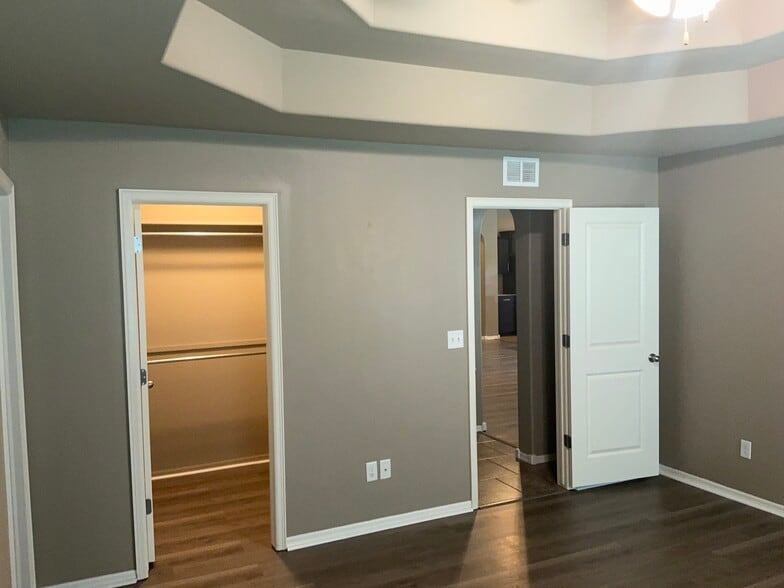 Building Photo - 4318 S 174th E Ave