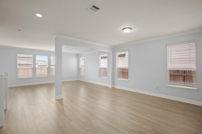 Building Photo - 13821 Abraham Lincoln St