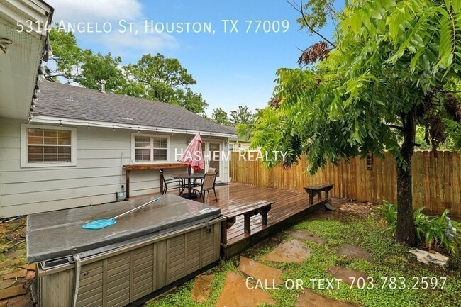 Building Photo - 5314 Angelo St