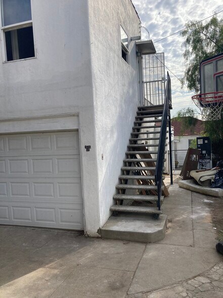 Building Photo - 1526 E Wilson Ave