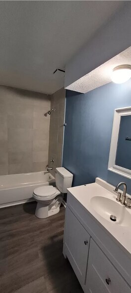 Building Photo - 744 N 70th St