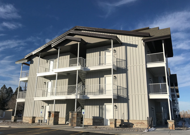 Building Photo - 300 N 2nd W