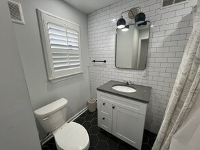 Building Photo - 516 Susan Dr