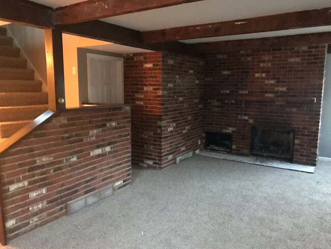 Building Photo - 566 E Sebewaing St