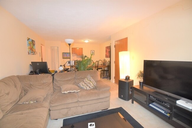 Building Photo - 33 Cogswell Ave