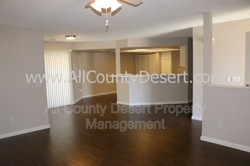 Building Photo - 52020 Avenida Mendoza