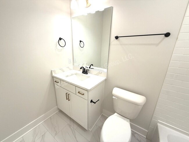 Building Photo - 4BD/4.5BA IN THE RESERVE PHASE II
