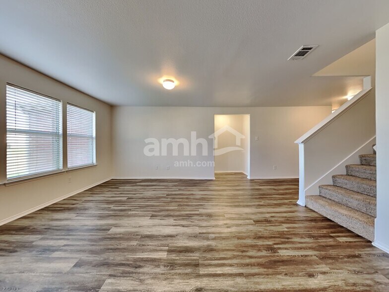 Building Photo - 9036 Yellow Cedar Trl