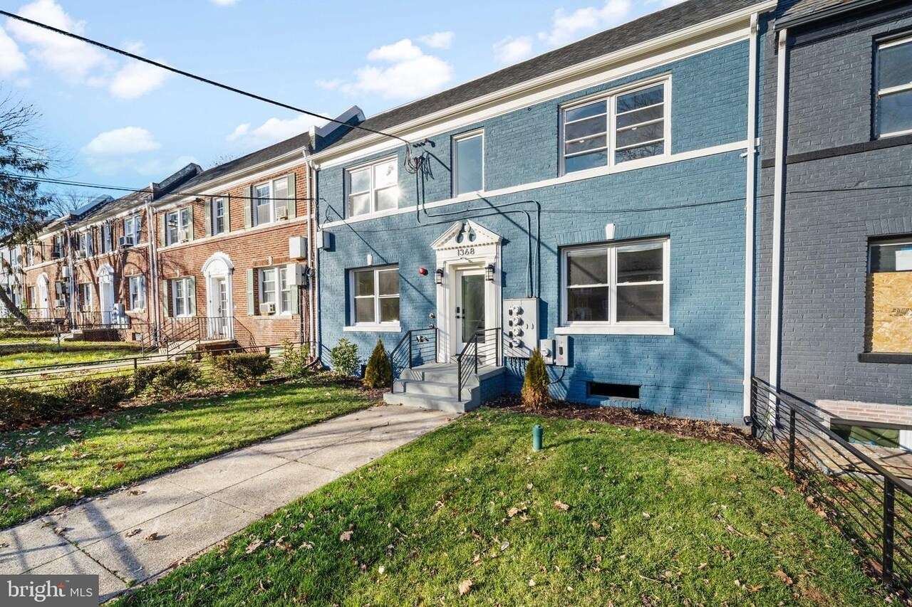 Building Photo - 1368 Bryant St NE