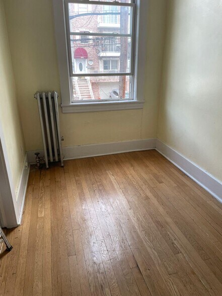 Building Photo - 579 Liberty Ave