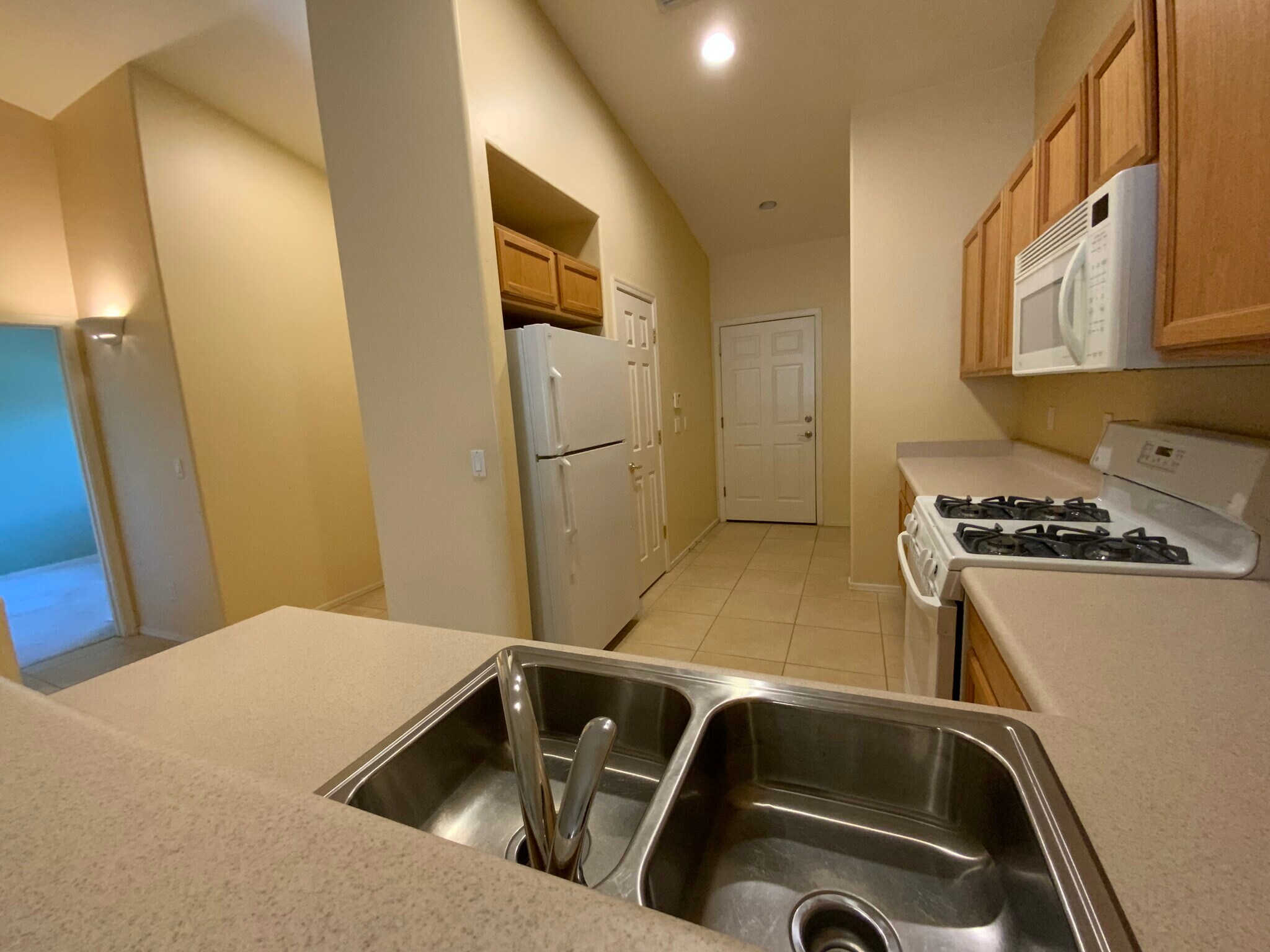 Building Photo - 3853 N Forest Park Dr