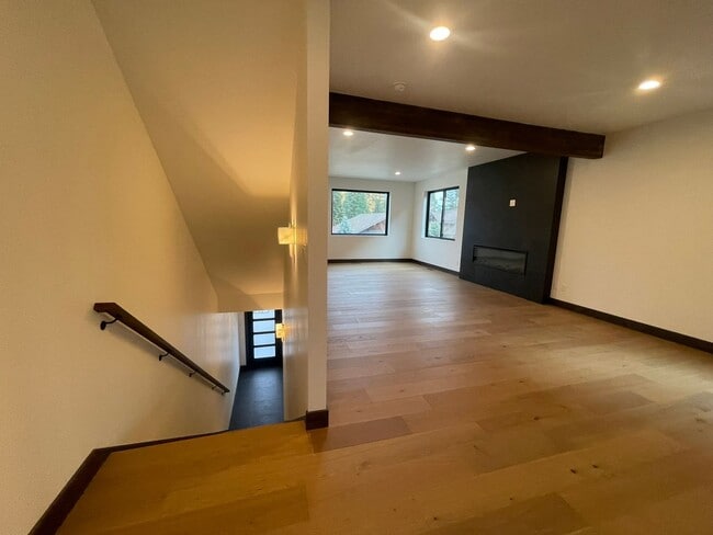 Building Photo - Brand New Three Story Whitefish Townhouse