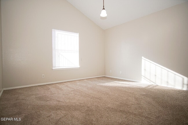 Building Photo - 10661 Obsidian St