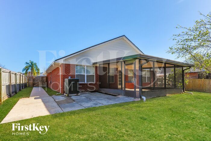 Building Photo - 2047 Eclipse Dr