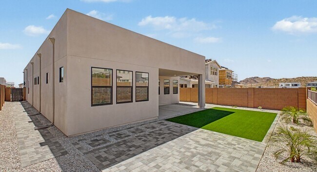 Building Photo - Alovita North 4 bedroom 3 baths