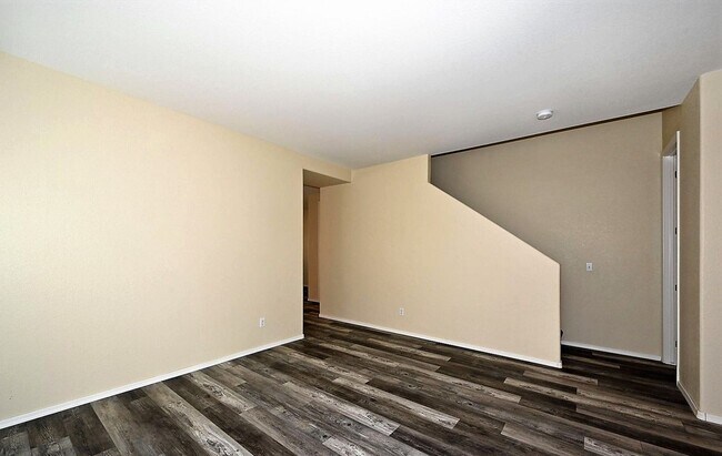 Building Photo - BEAUTIFUL 3 BEDROOM PLUS HUGE LOFT  for RENT