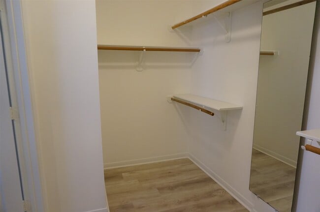 Building Photo - 4607 Forest Home Dr