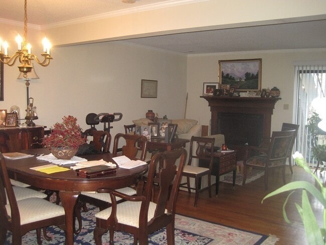 Building Photo - 1583 Laureldale Dr