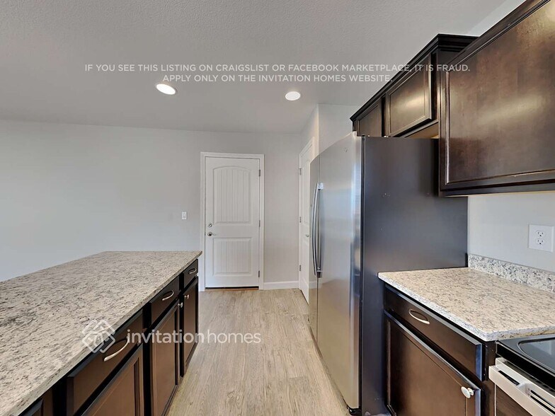 Building Photo - 6119 Wallowing Way
