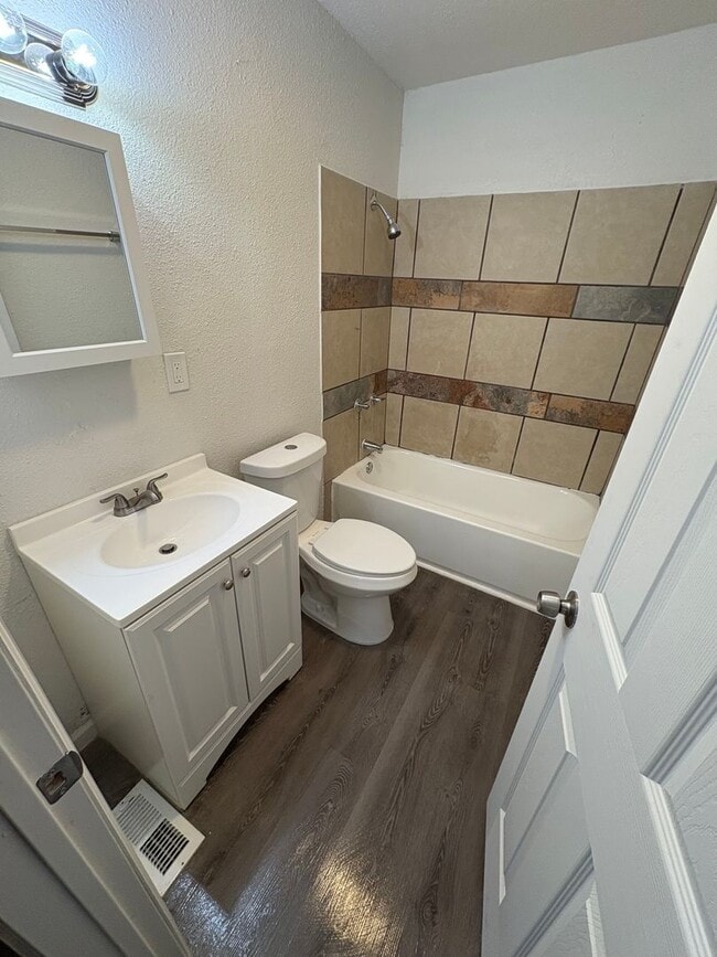 Building Photo - LIMITED TIME**1/2 OFF DEPOSIT**