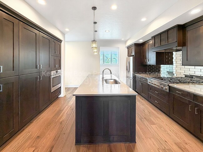 Building Photo - 3033 S Trailwood Way